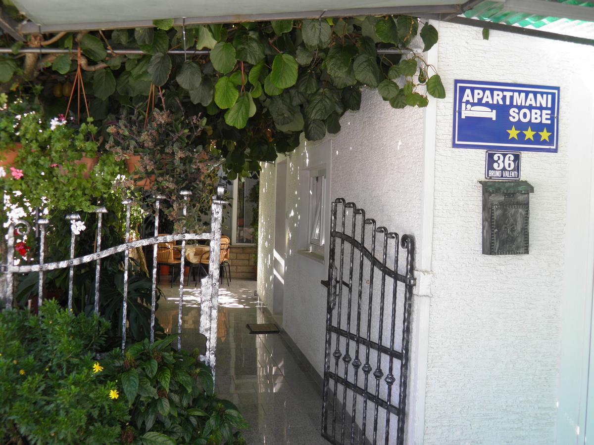 Apartment Mira โปเรช ภายนอก รูปภาพ